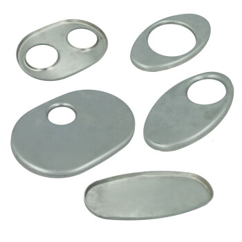 Stainless steel end plate for exhaust mufflers