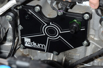 EcoBoost PCV Platte mit Schwallblech - Ford Focus ST/RS, Mustang EcoBoost / Mazda MPS 3, MPS 6 - inkl. Anschlüsse | 20-0327-01