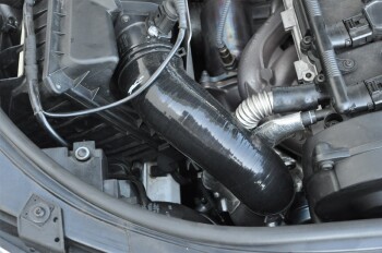 Turbo Einlass Schlauch, High Flow Silikon schwarz, Audi A4 2.0 TFSI (2005-2008)