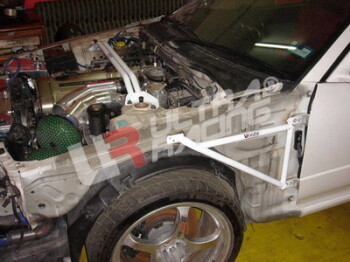 3-Punkt Strebe Radhausversteifung Nissan Skyline R34...