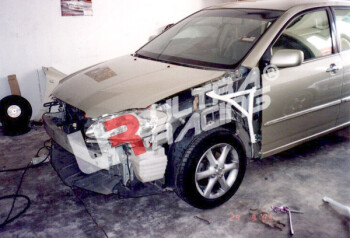 3-Punkt Strebe Radhausversteifung Toyota Altis/Corolla...