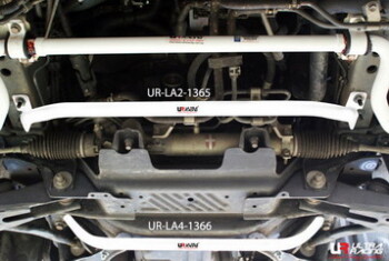 Front Lower Tiebar Toyota Hiace/H200 04+ | LA2-1365